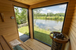 Leie Villa II - by the river with sauna & jacuzzi